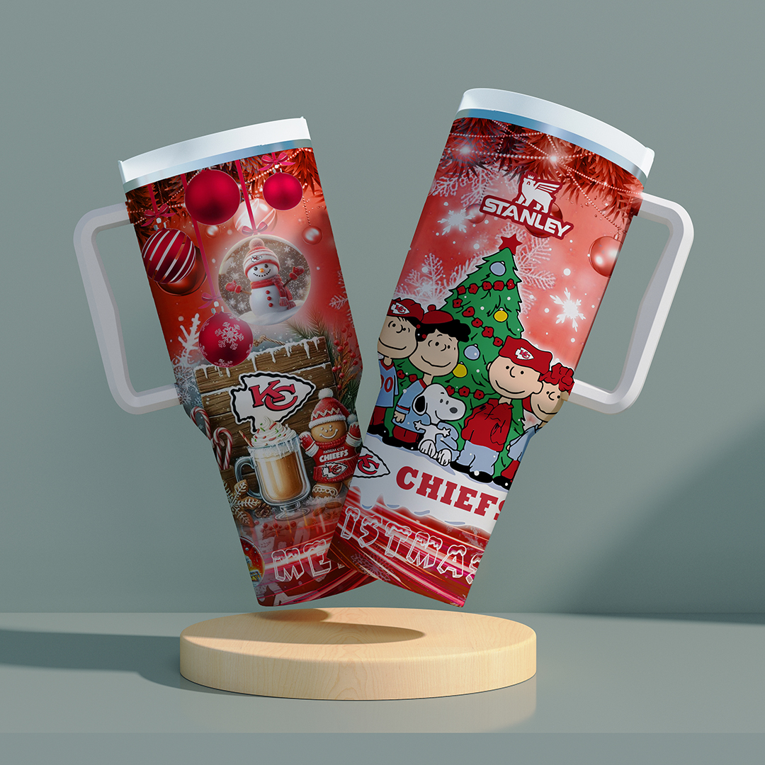 Kansas City Chiefs x Snoopy Christmas Stanley Tumbler 2025 – Limited Holiday Edition 1 Kansas City Chiefs x Snoopy Christmas Stanley Tumbler 2025 – Limited Holiday Edition