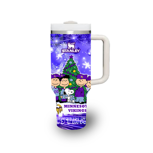 Minnesota Vikings x Snoopy Christmas Stanley Tumbler 2025 – Limited Holiday Edition 4 Minnesota Vikings x Snoopy Christmas Stanley Tumbler 2025 – Limited Holiday Edition - Image 4