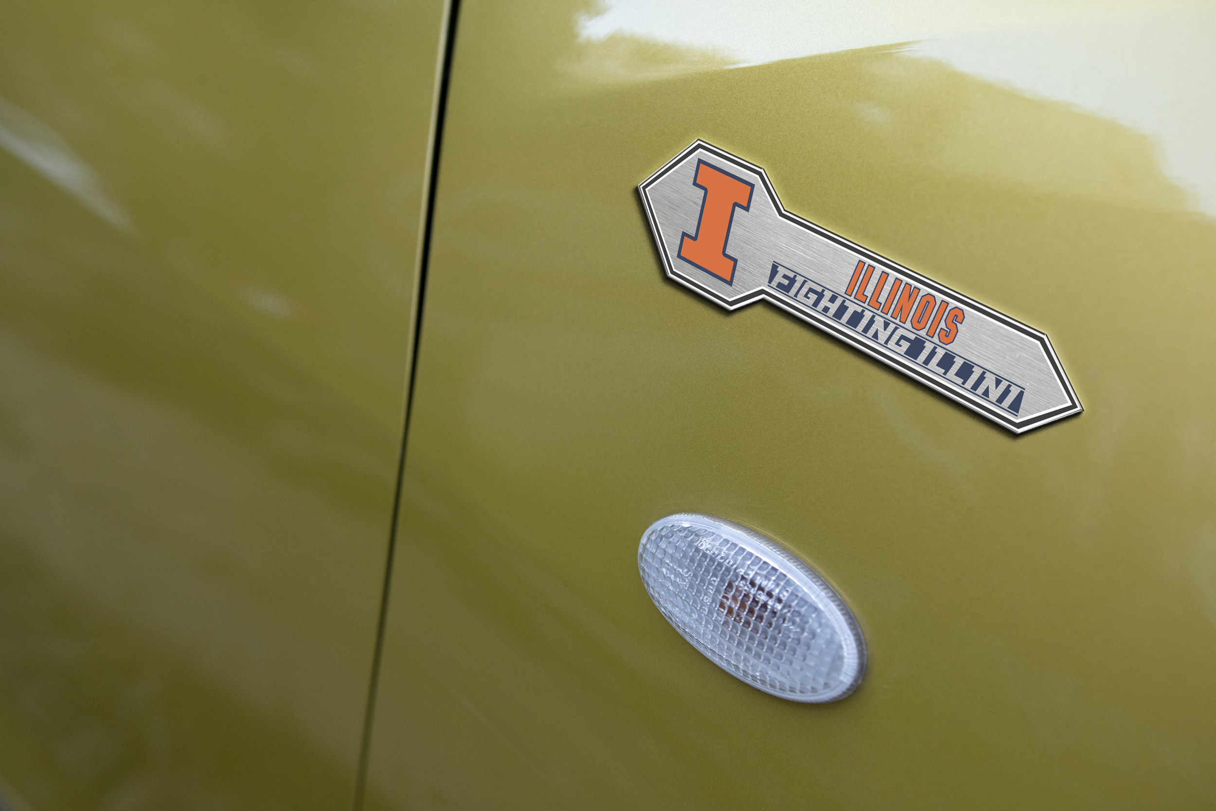 Illinois Fighting Illini Edition Acrylic Car Name Emblem 5 Illinois Fighting Illini Edition Acrylic Car Name Emblem - Image 5